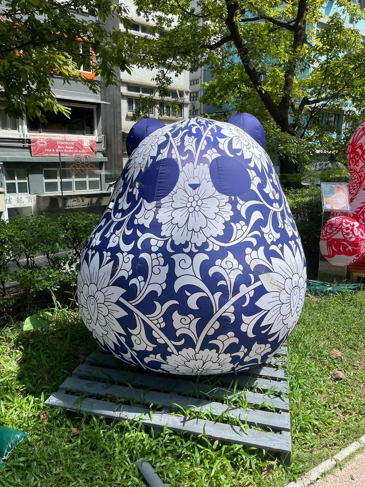 充氣式戶外大型動物擺設（熊貓）編號：23DD02