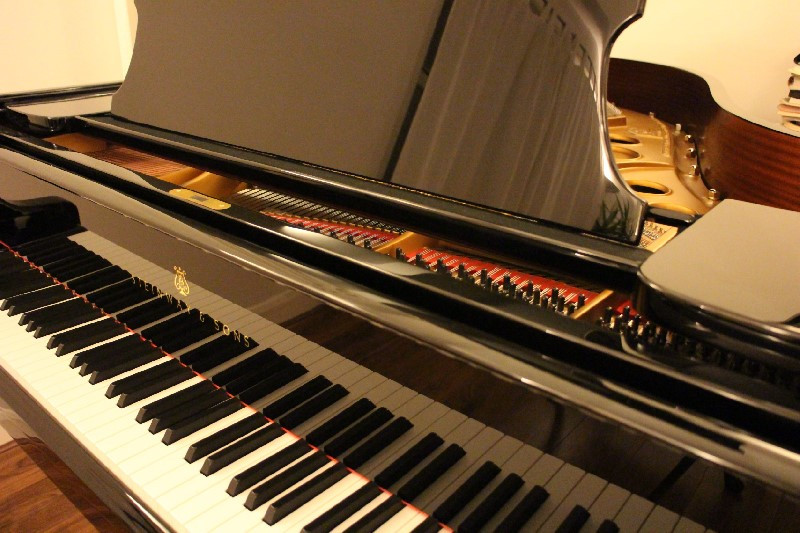 Steinway Model O in high gloss black