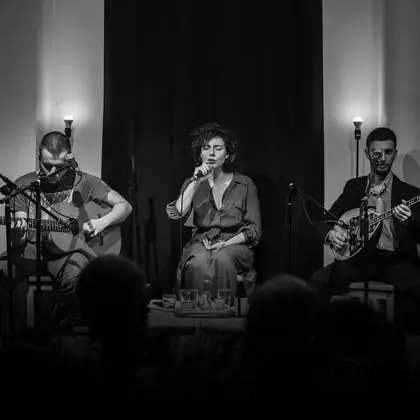 Musicians on stage, Rebetiko Underground, black and white
