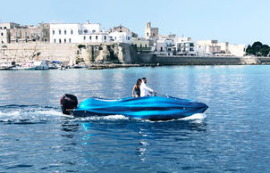 WORLD'S FIRST 3D PRINTED FIBERGLASS BOAT UNVEILED