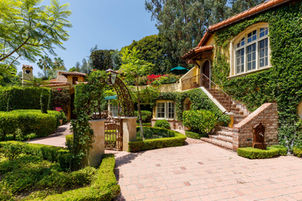 PRISCILLA PRESLEY’S BEVERLY HILLS VILLA!