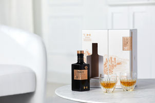 UNBOXING THE RARE AND LUXURIOUS DEWAR'S BLENDED SCOTCH WHISKY COLLECTOR'S SERIES