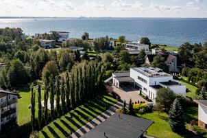 DEFINE LUXURY LIVING WITH LUXUM
