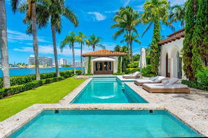 CHER’S STUNNING LA GORCE ISLAND MANSION!