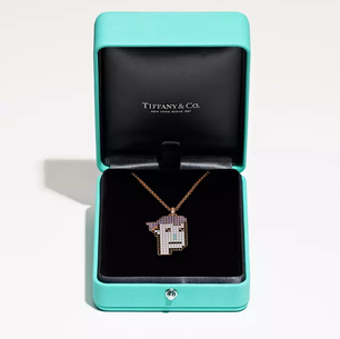 TIFFANY & CO UNVEILS NFT BESPOKE CRYPTOPUNK PENDANTS