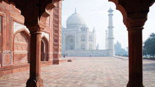 DISCOVER THE MAGICAL WONDERS OF THE WORLD WITH FOUR SEASONS PRIVATE JET EXPERIENCE