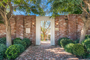 JIM CARREY’S “MAGICAL SANCTUARY” FOR SALE