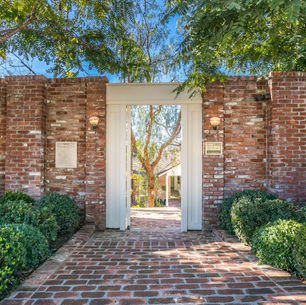 JIM CARREY’S “MAGICAL SANCTUARY” FOR SALE