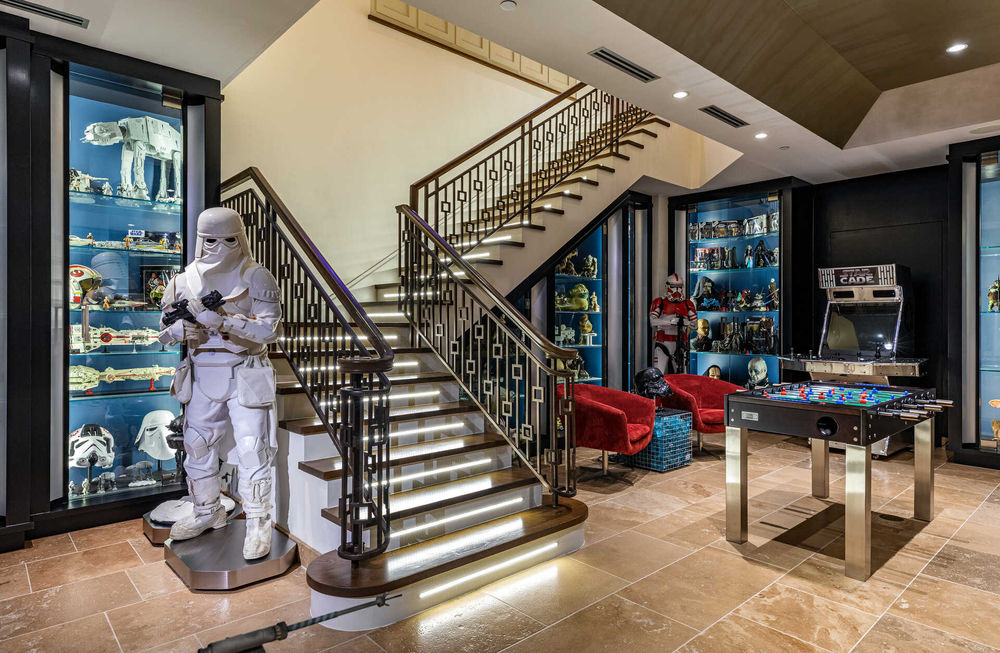TAKE A LOOK INSIDE LUKE SKYWALKER’S HIDDEN HILLS HOME! Million Euro