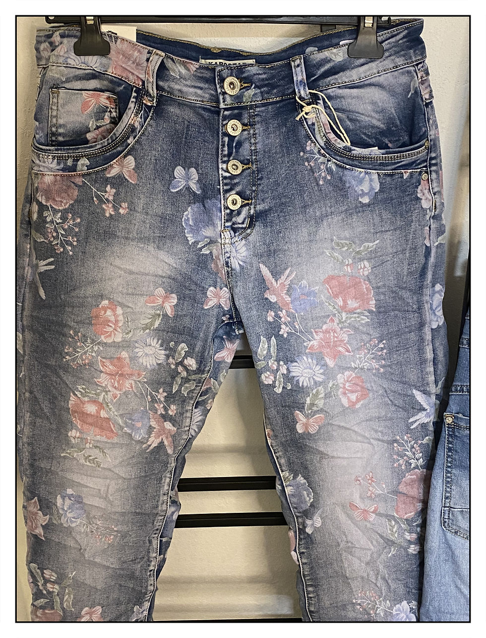 Miniaturbild: Jeans geblümt