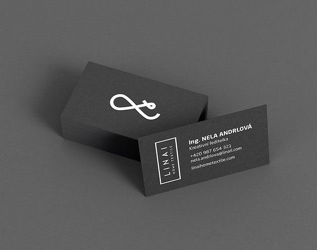 Us_Business_Card_Mockup_4_z_web.jpg