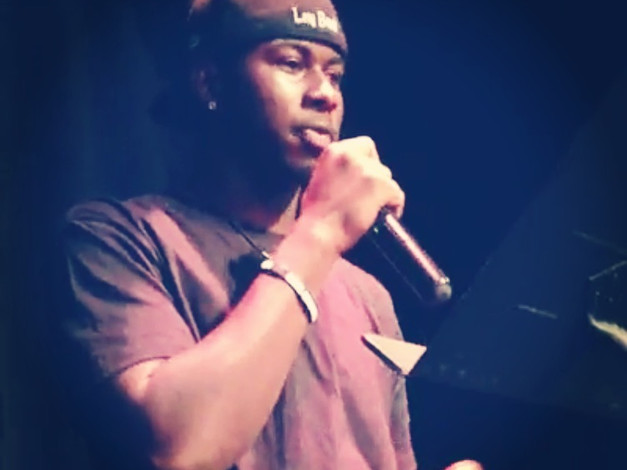 Poet Ace of Spades performs at Long Beach HeART Sessions