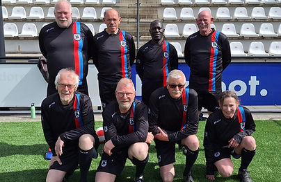 Teamfoto sv Oosterwolde OldStars 4 x 5 +