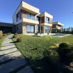 İstanbul ili Büyükçekmece Şahinler holding villa  projesi dış cephe kültür taşı uygulaması Stonebrick İstanbul

