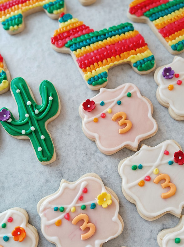 fiesta taco twosday themed cookies(1)_edited.jpg