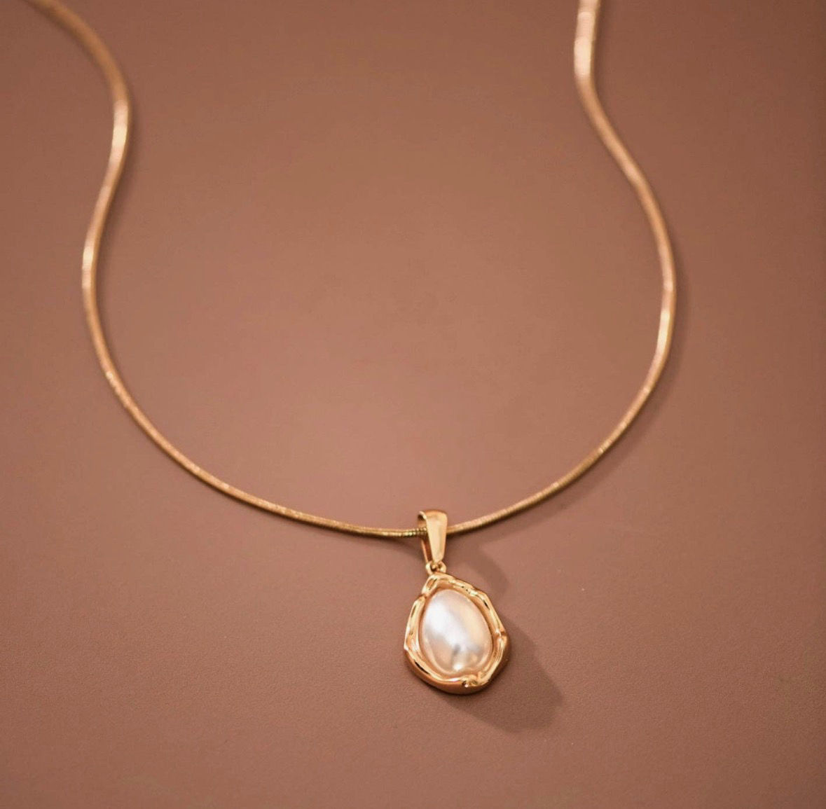 Luminous Pearl Drop Necklace – 18K Gold Plated Stainless Steel Pendant Necklace