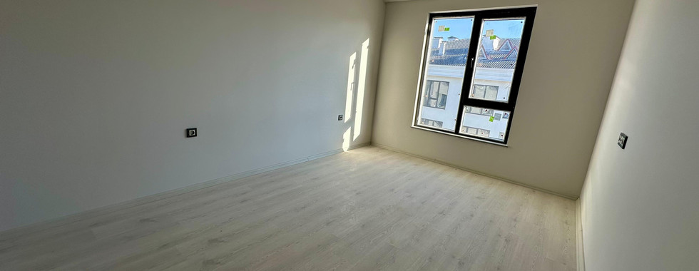 Afyonkarahisar’ın prestijli bölgelerinden Ali Çetinkaya Mahallesi’nde, eski stadyum mevkiinde yer alan 147 m² genişliğindeki dairemiz, konfor ve kaliteyi bir arada sunuyor.