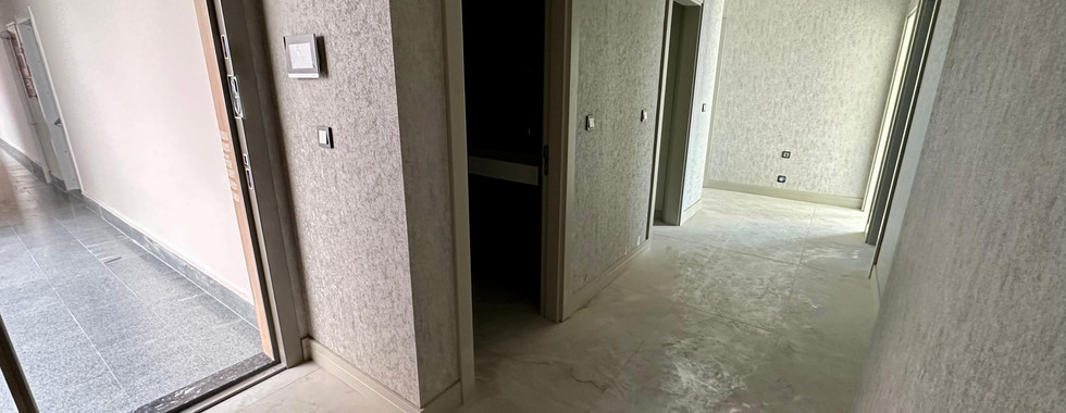 Afyonkarahisar’ın prestijli bölgelerinden Ali Çetinkaya Mahallesi’nde, eski stadyum mevkiinde yer alan 147 m² genişliğindeki dairemiz, konfor ve kaliteyi bir arada sunuyor.