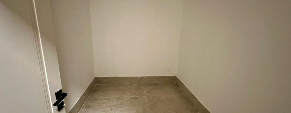 Uzunlar Emlak'tan Hasan Karaağaç Mahallesinde Paşa Camii yanı, Emniyet Müdürlüğü karşısında  site içinde 3+1 sıfır daire