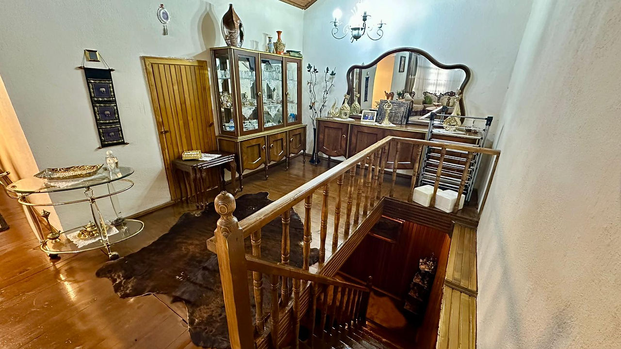 Uzunlar Emlak'tan, Şehrin merkezinde, tarihin sessiz adımlarını bugün hâlâ hissettiren 1908 yapımı eşsiz bir Osmanlı Konağı…