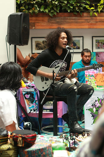 Cantaoutor Fausto Moreno