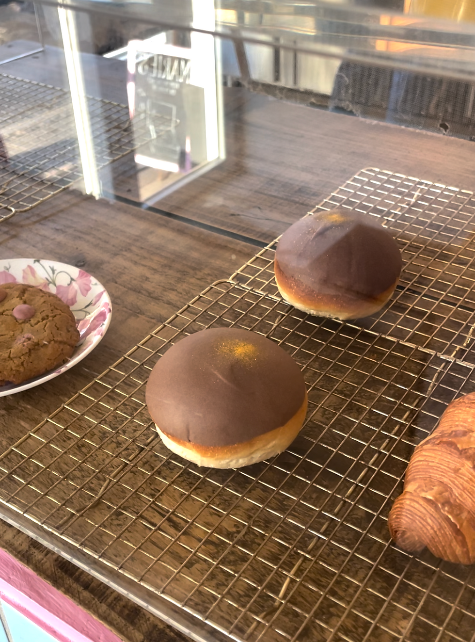 The traditional Fastelavnsbolle has raisins and orange peel | Alba Abelanet