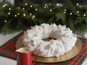 Cinnamon-Infused Eggnog Pavlova