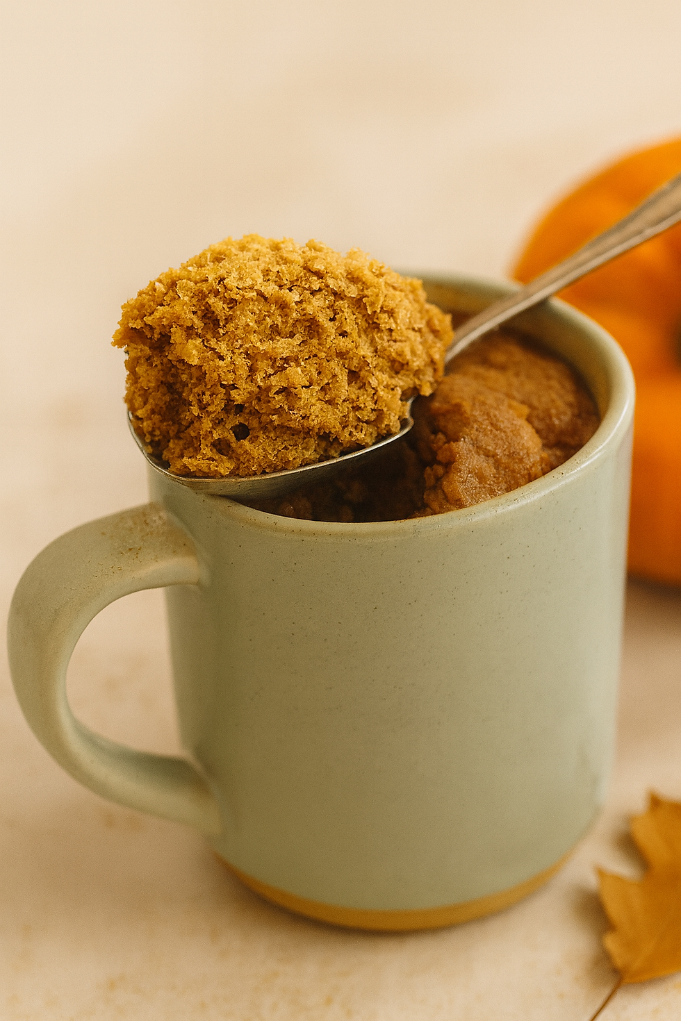 A perfect little moment of autumn warmth, baked just for you in the heart of a mug.