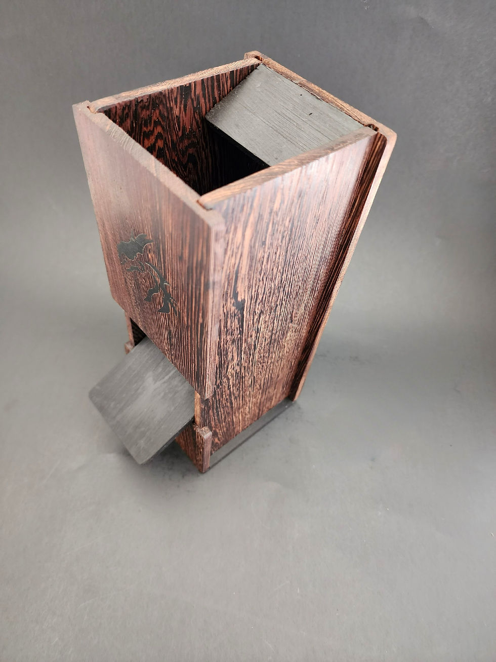 Thumbnail: Bahamut Dragon King Dice Tower