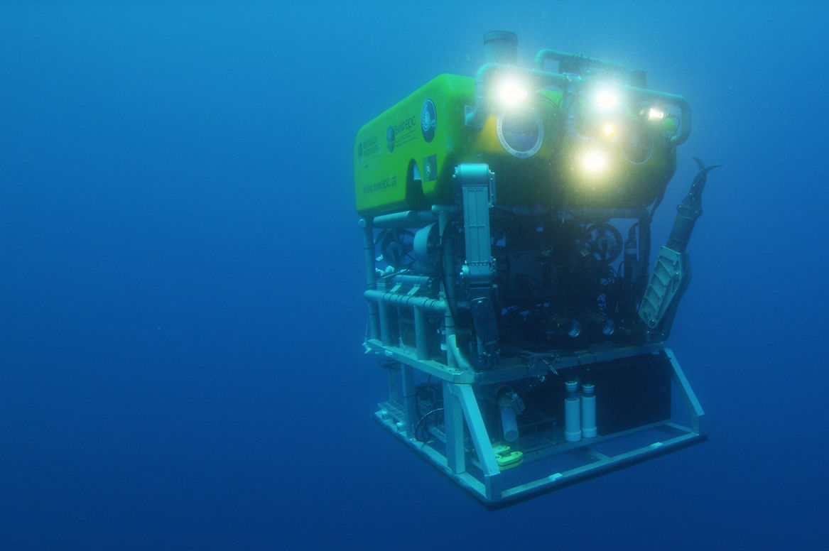 (C)Nuno-Sa_Expedicao-Cientifica-Acores-2018_Mergulho-ROV-LUSO_02-small.jpg