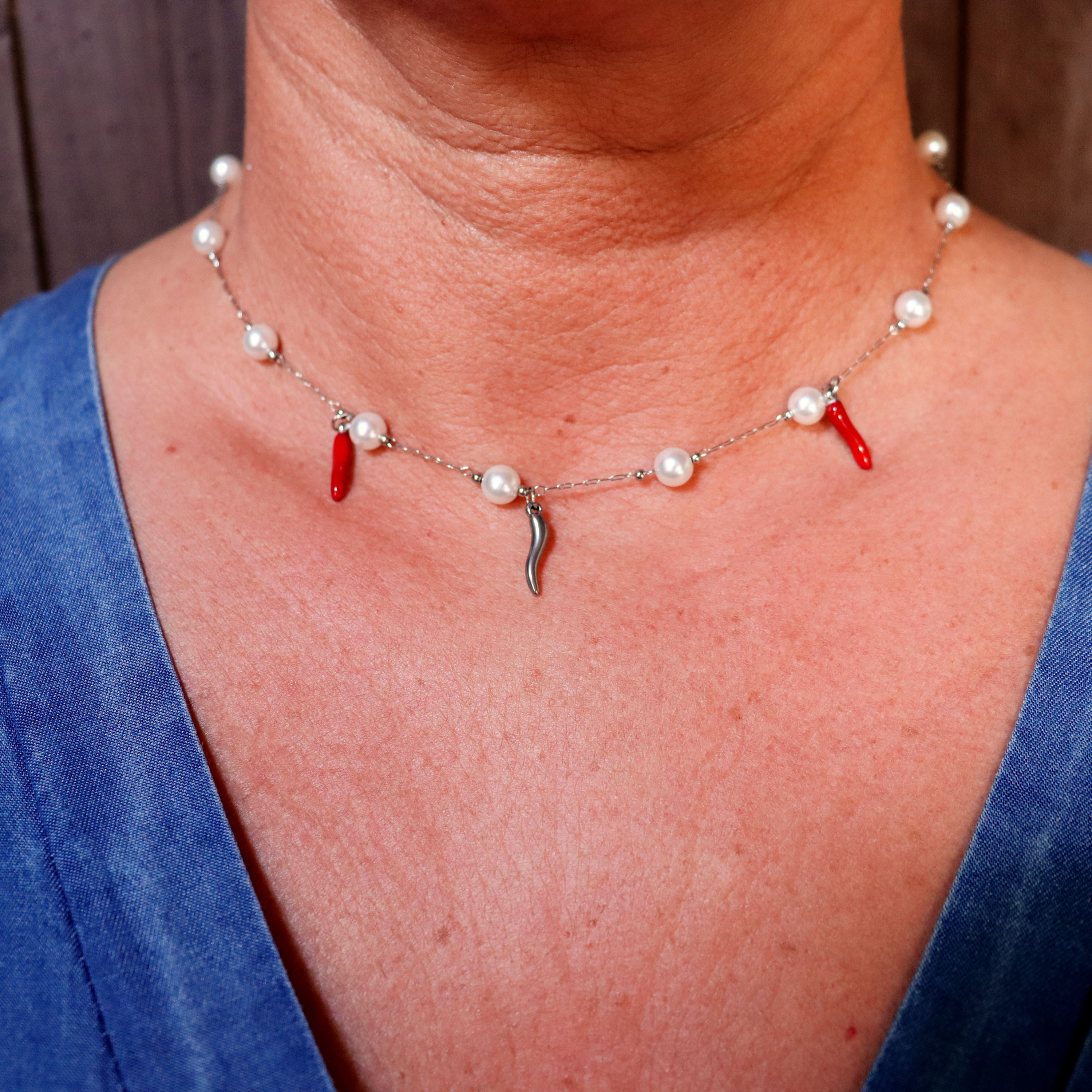 Collier L'Iconica Chaîne perlée en acier Perles de Nacre Corne en Acier