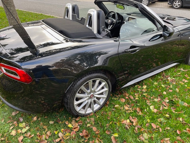 Thumbnail: Fiat 124 Spider Lusso
