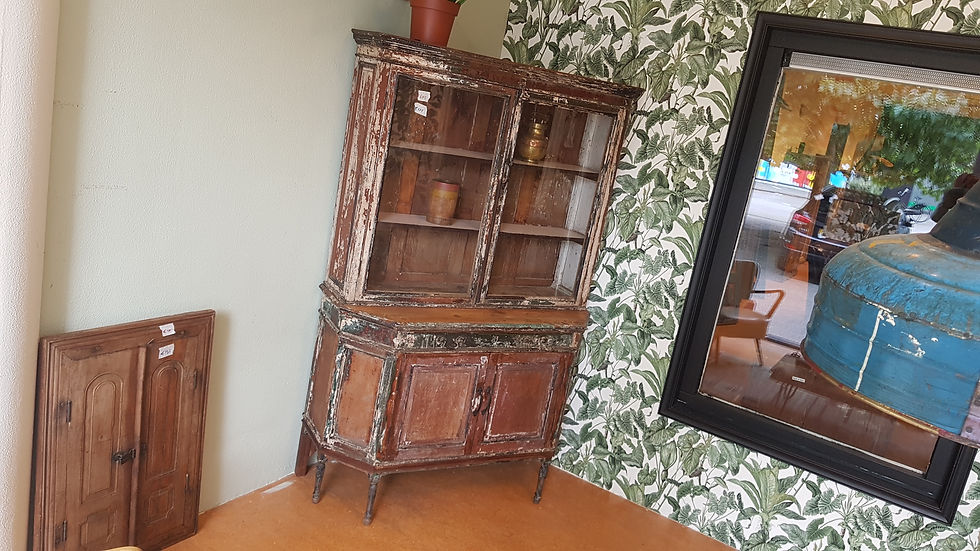 Thumbnail: Doorleefde teak buffetkast