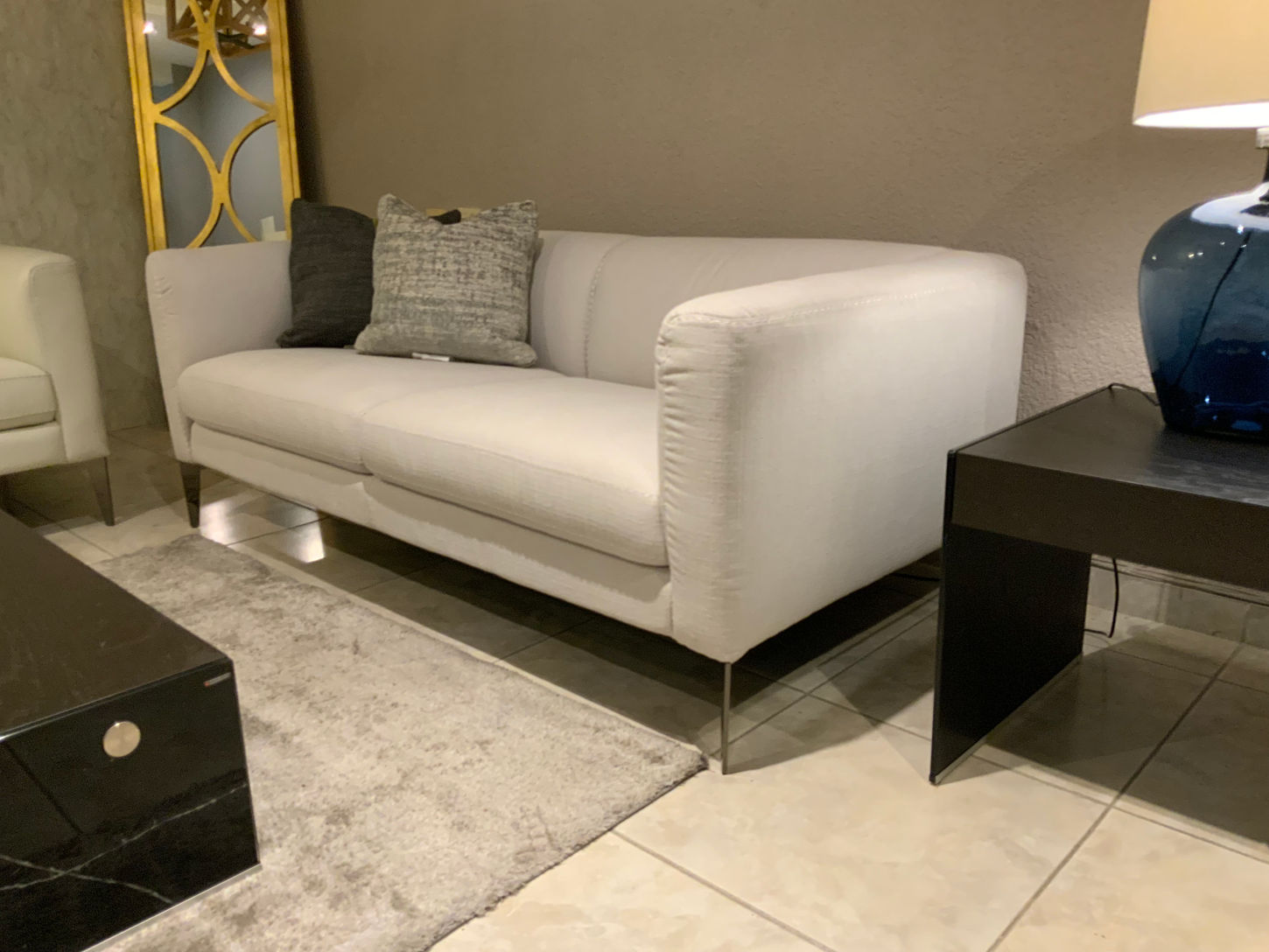 Love tela beige hueso zarkin muebles finos