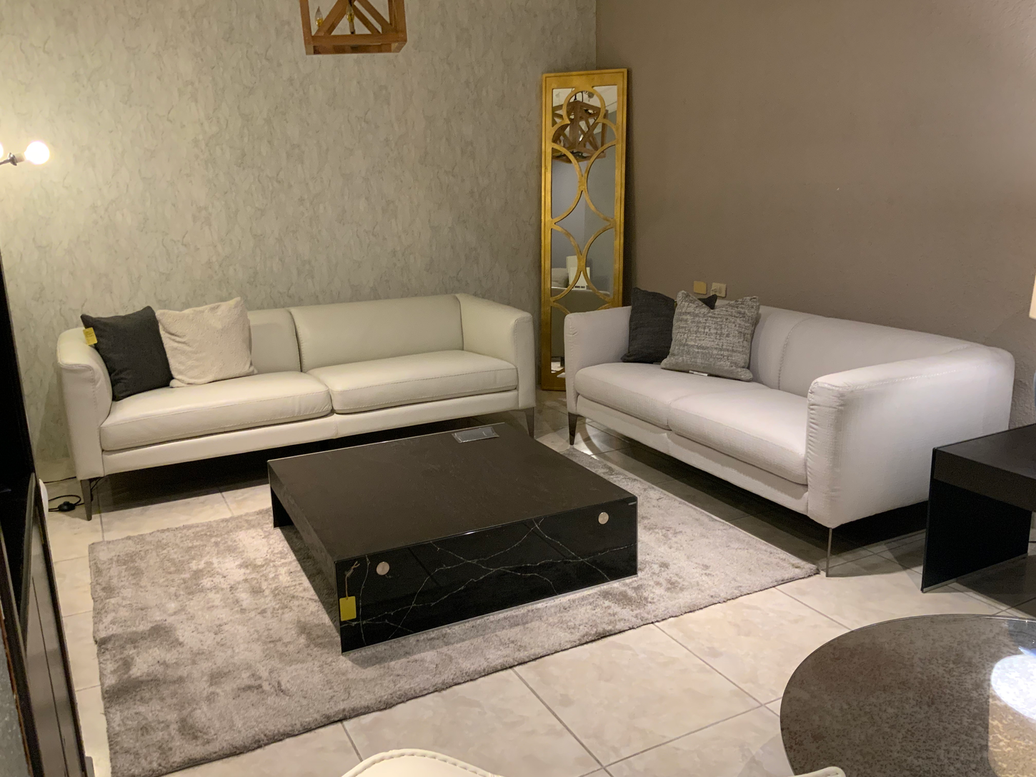 Sala pata cromada, modernista,