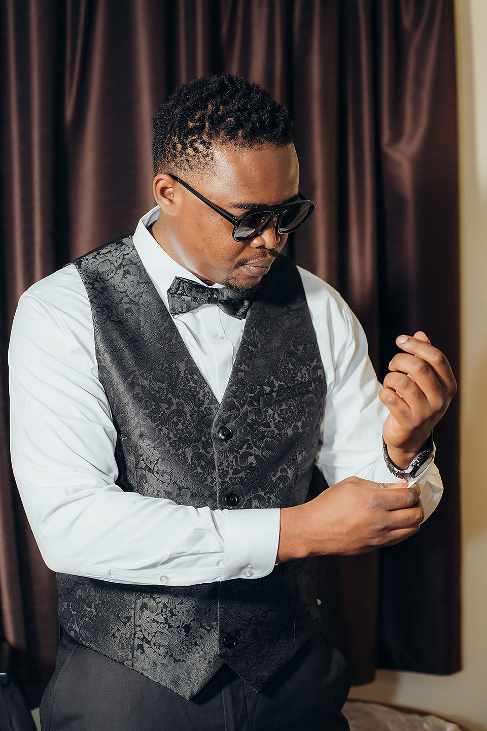 Getting ready shots by Green Sky Photo wedding photographer