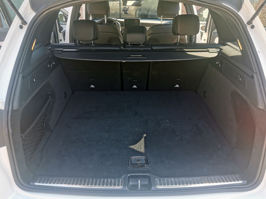 Mercedes GLC 300 (2018); Cargo (Before)