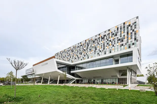 Kedge Business School Campus