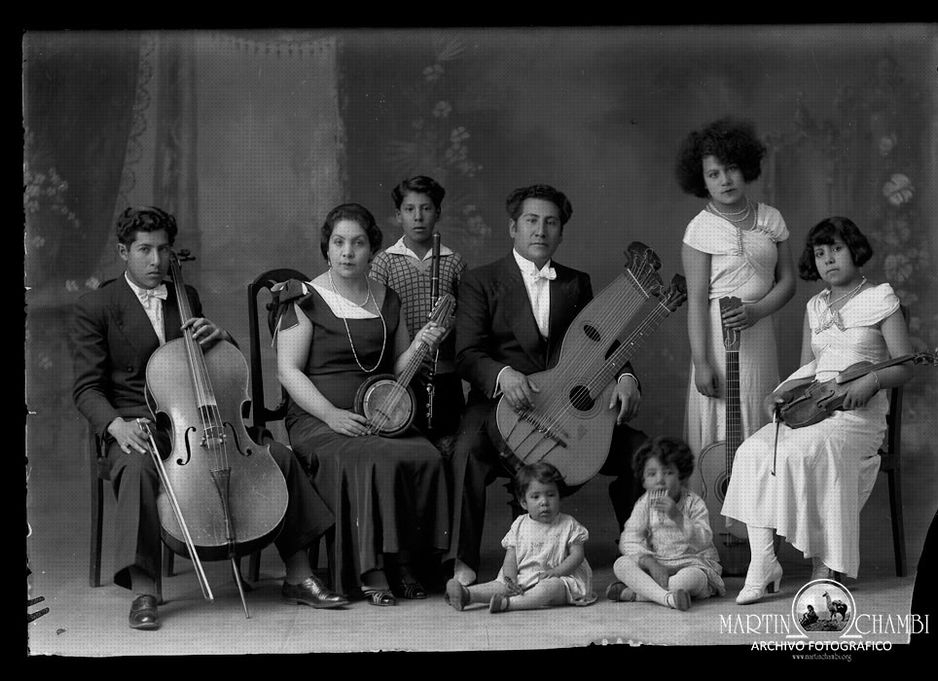 Musicos-familia-Echave.jpg