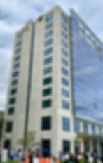 Rappelers scale Hotel Arista, the tallest building in Naperville