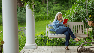 Is It Better To Buy Now or Wait for Lower Mortgage Rates? Here’s the Tradeoff