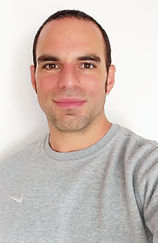 Farhang - Coach de Pilates et de fitness formé et certifié