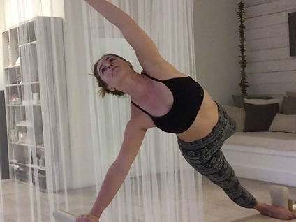 Courtney Star on Reformer.jpeg