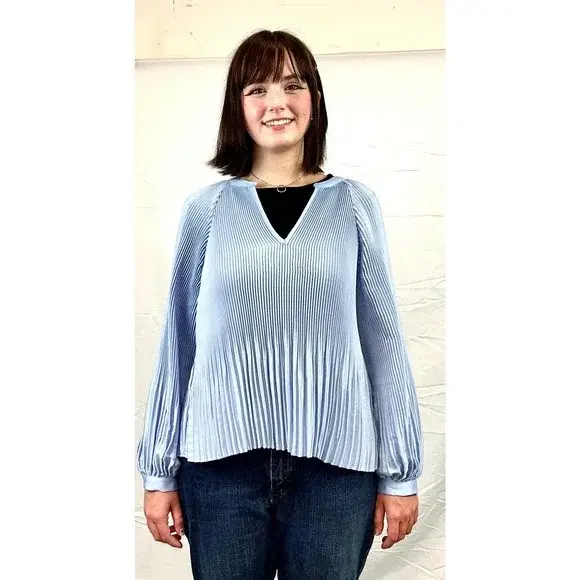 Banana Republic Pleat Top Size M NWT