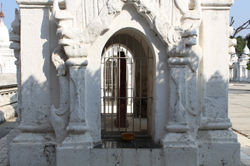 Pagode_Kuthodaw_-_Livre_géant_(5)