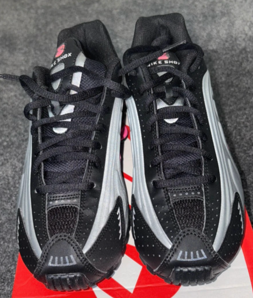 Thumbnail: Nike Shox R4 (GS) Black/Silver/Pink UK Size 5.5