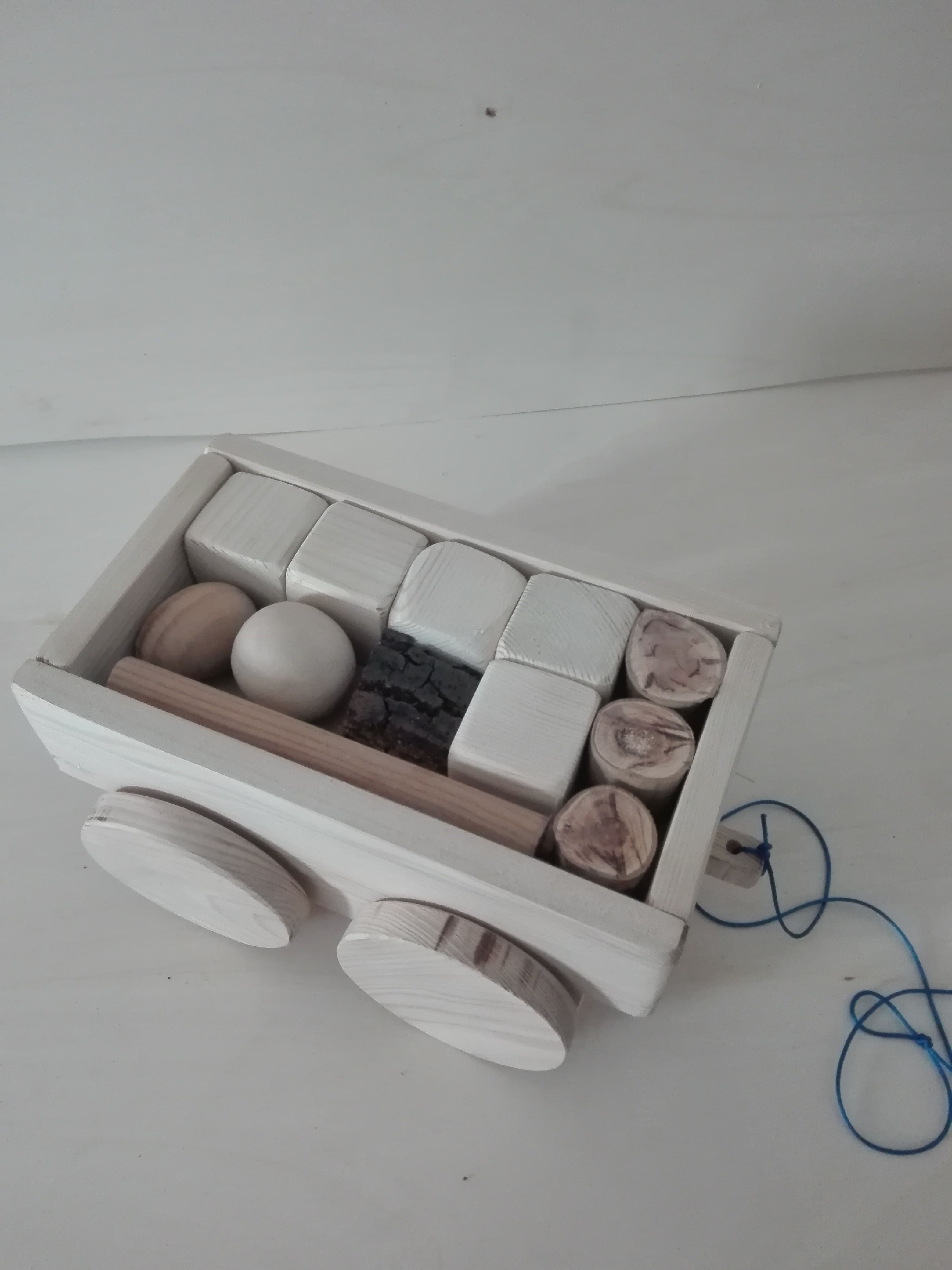 Atrelado com peças em madeira/ Wagon with wooden pieces.Big Size wagon.