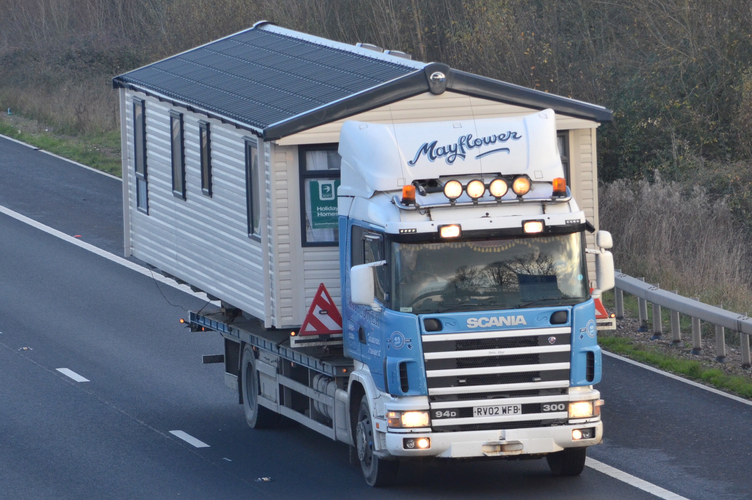 Mayflower Caravan Transport Ltd (RV02 WFB) Scania 94D-300 M5 Southbound, Sampford Peverell Fri 5-12-