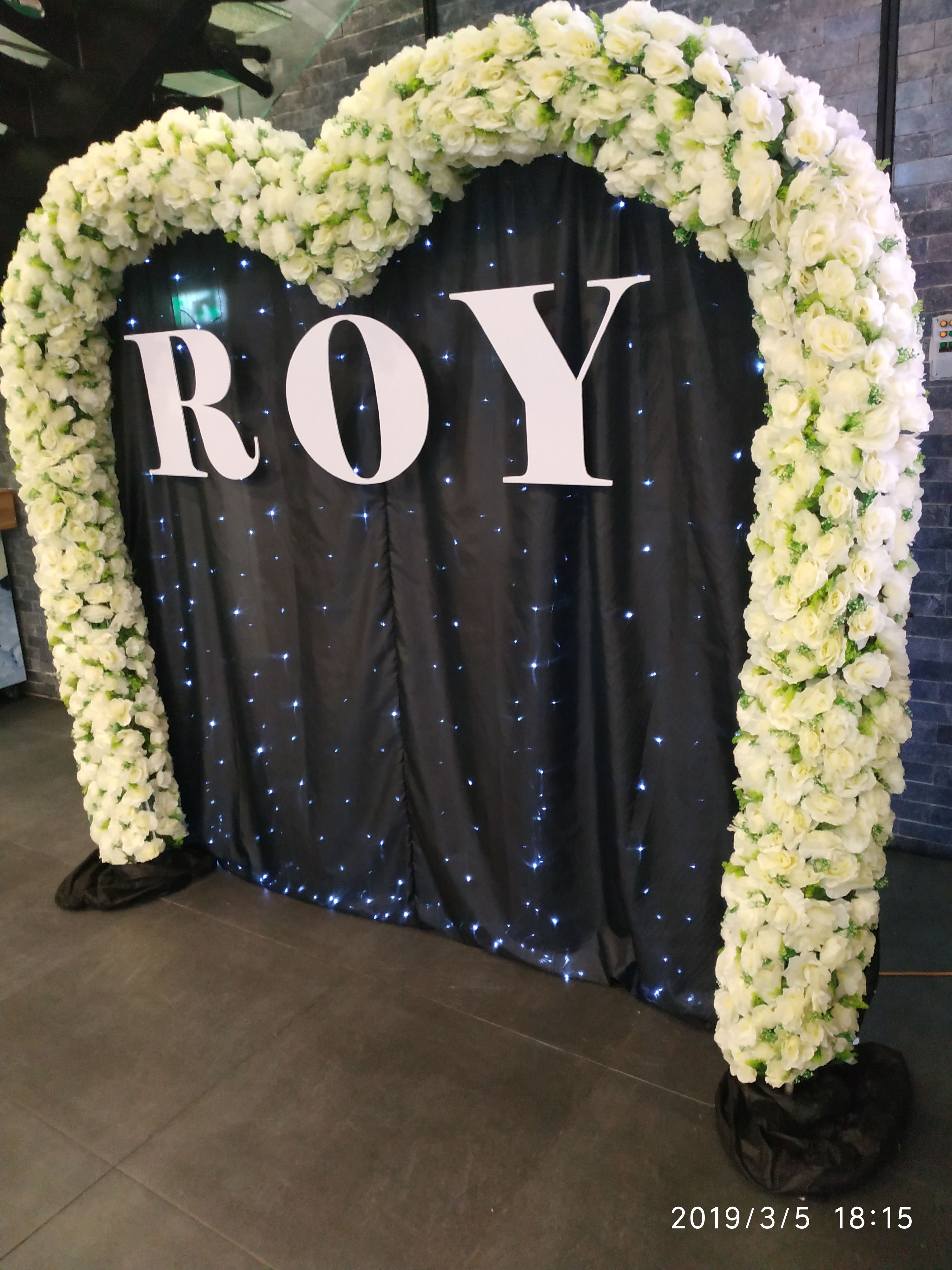 לב פרחים קיר צילום עם תאורת לד