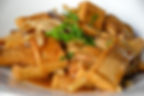 Toufu stufato con funghi e bambu